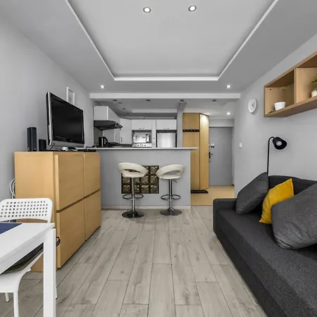 Rondo Onz - Location, Balcony - By Rentujemy Apartamento *