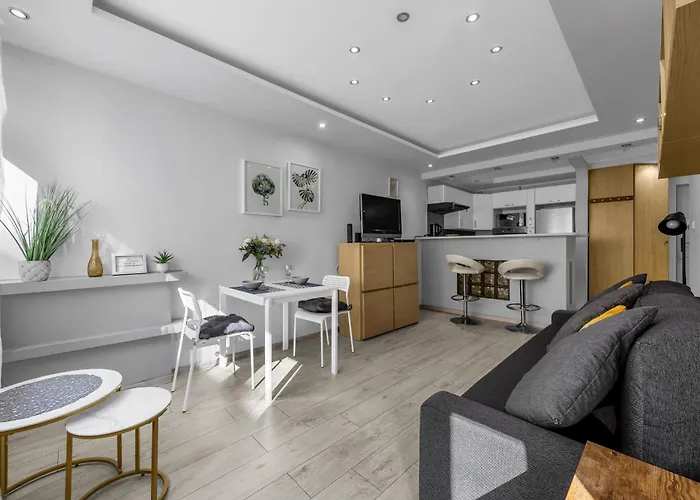 Rondo Onz - Location, Balcony - By Rentujemy Apartament